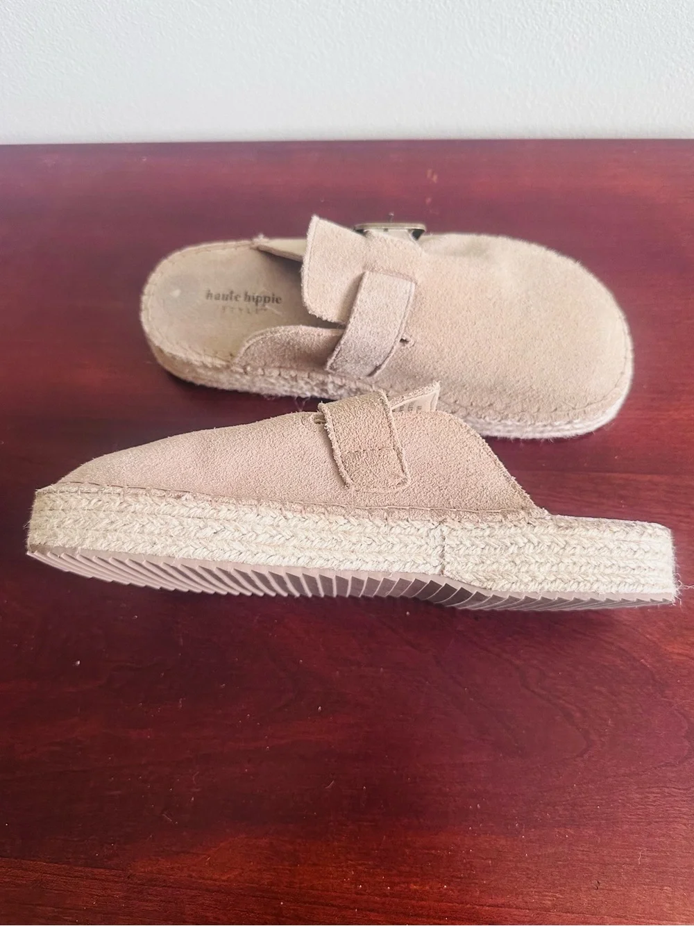 Haute Hippie Aria Suede Mule Clogs Buckle Slip-On Beige size 7.5